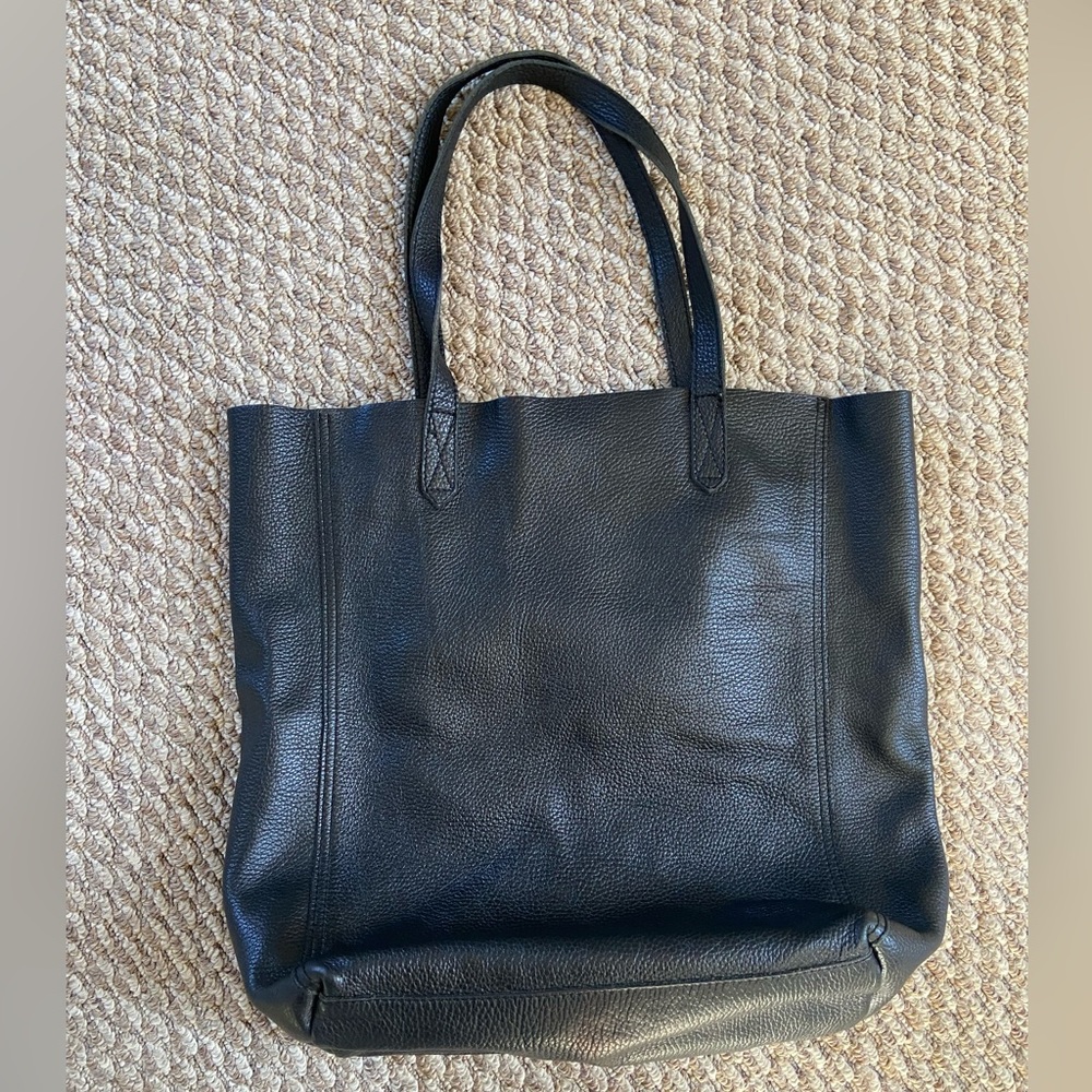 Cuyana Leather Tote